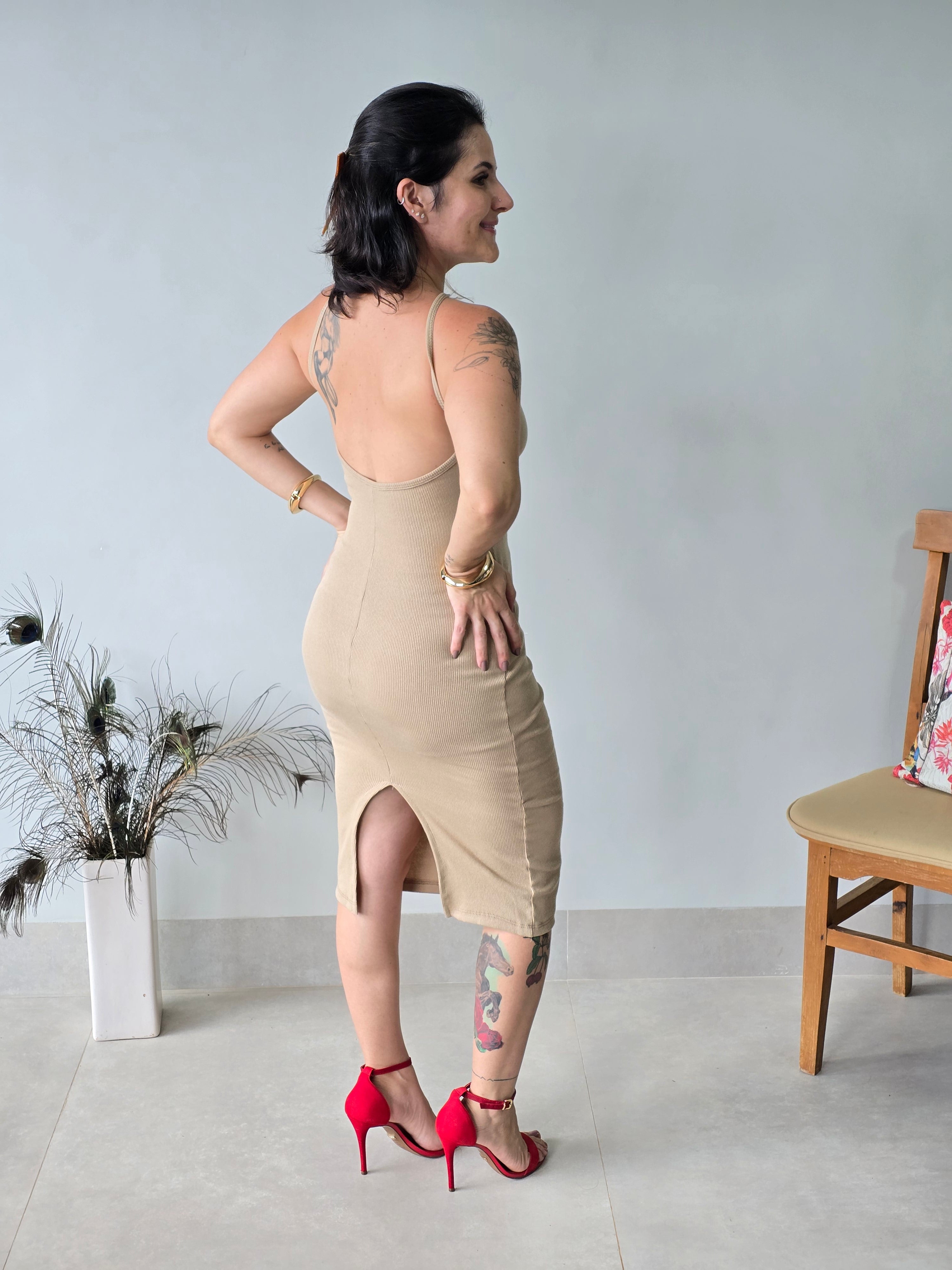 Vestido Midi Canelado Nude