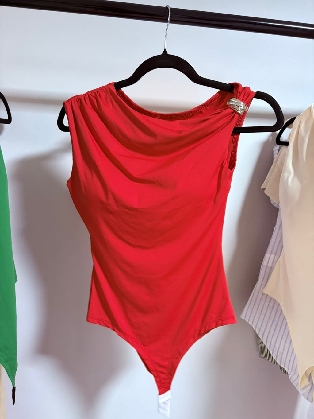 Body - Detalhe Dourado